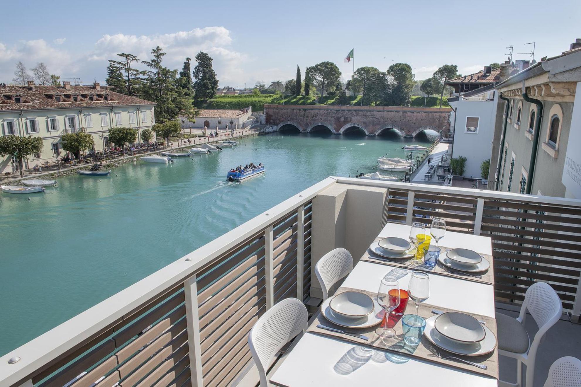 Palazzo Cordigero - Apartments Peschiera del Garda Exterior foto